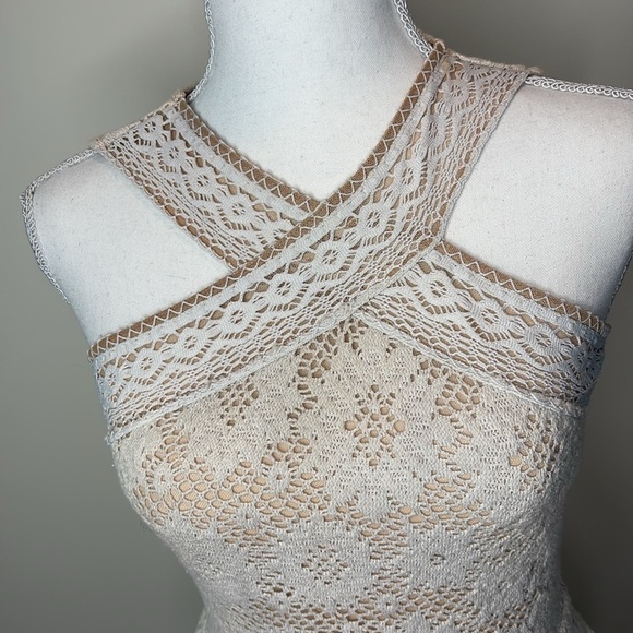 BCBG Max Azria Annica Crochet Lace Peplum Cream & Tan Cross Neck Top. XS - Picture 2 of 12